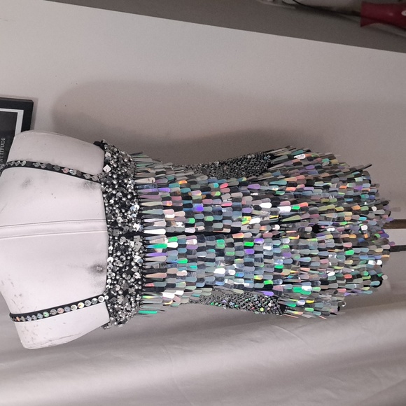 Iridescent Silver Sequin Dress 💃 - Picture 5 of 6